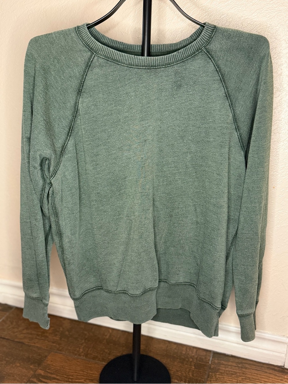 aerie Women's Crewneck Sweatshirt in Forest Green